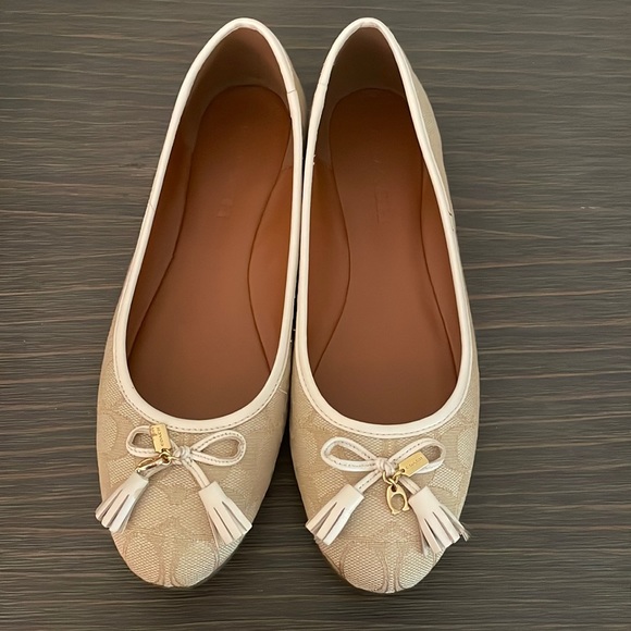 New with box Coach Benni Sig Flat size 9 - Picture 2 of 10